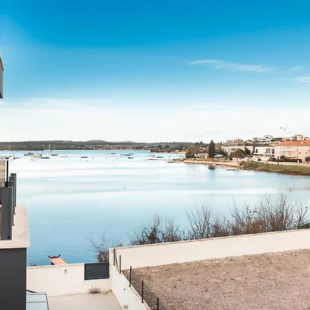 Appartement Danica S Bazenom Medulin