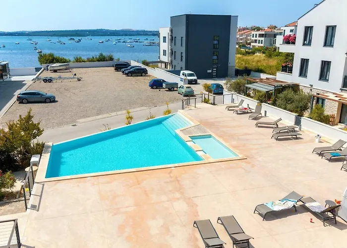 Appartement Danica S Bazenom *