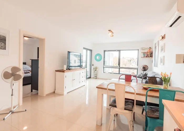 Danica S Bazenom Apartman Medulin