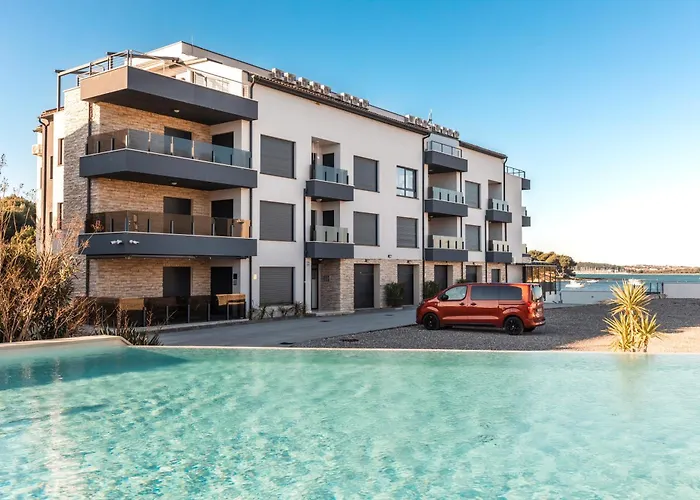 Danica S Bazenom Apartman